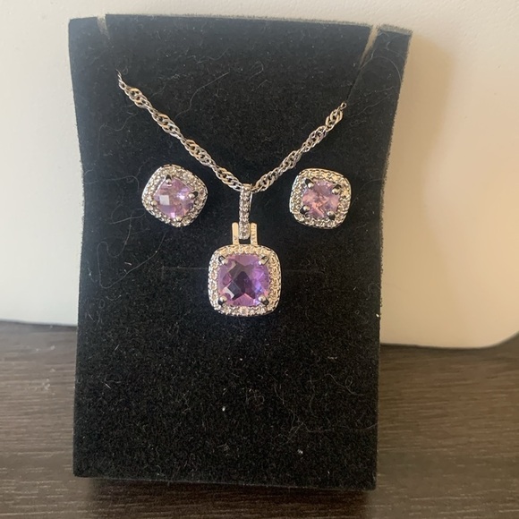 Amethyst Colored Crystal Silver Tone Post Earrings and Necklace Set NWOT - Picture 5 of 6